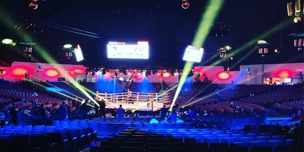 Glory Kickboxing 64